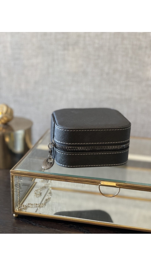 Siyah Takı Çantası