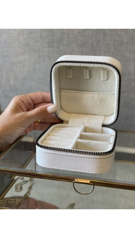 Beyaz Takı Çantası