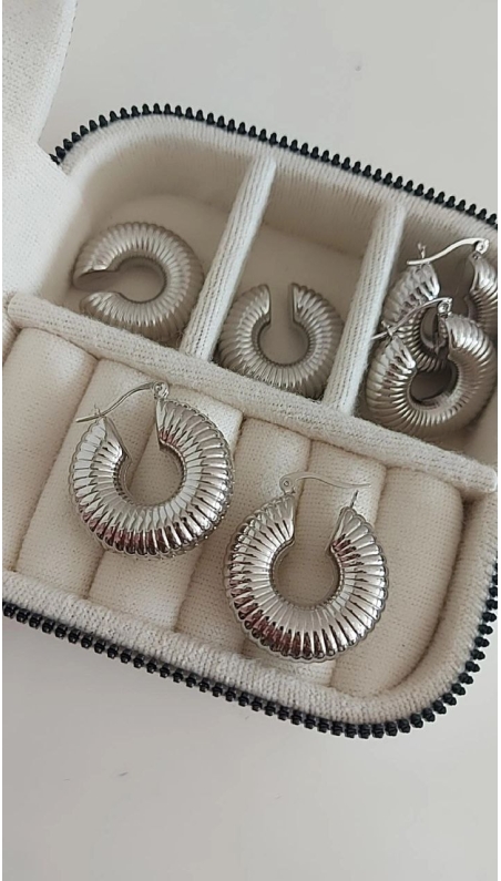 Bella Tırtıklı Bombeli Silver Küpe