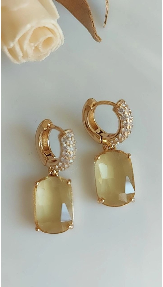 Bal Rengi Zirkon Taşlı Küpe