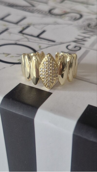 Bella Gold Taşlı Yüzük 2