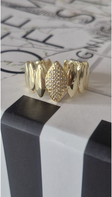 Bella Gold Taşlı Yüzük