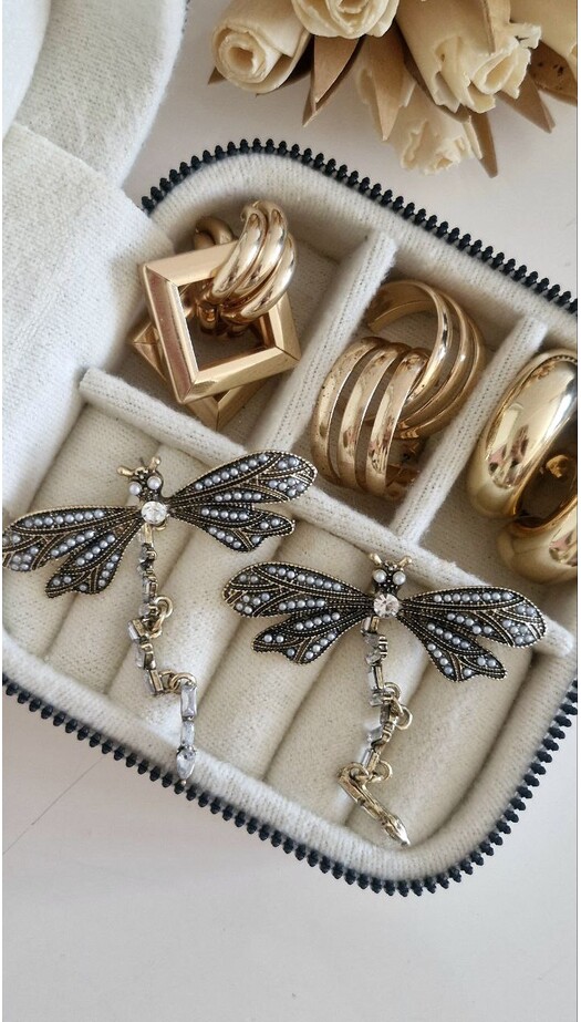 Kanat Işıltısı Küpe