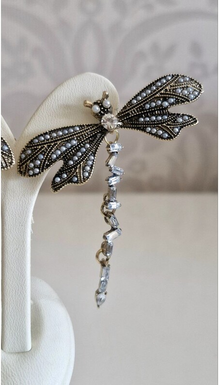 Kanat Işıltısı Küpe