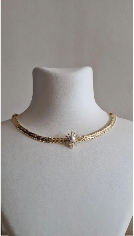 İnci Güneşi Kolye